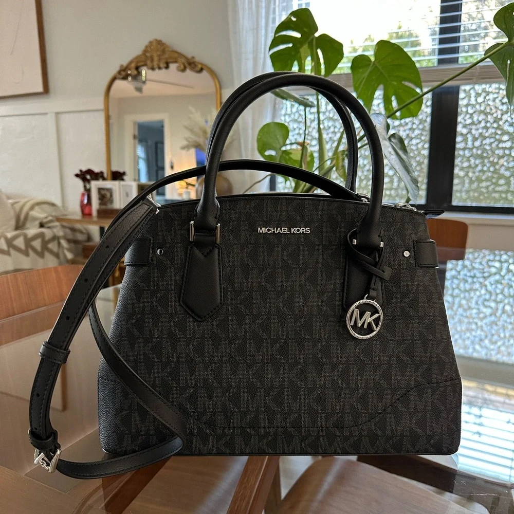 Black Michael Kors Lynn Monogram Satchel